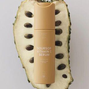 Award Winning Soursop Vitamin C Serum Full Size New in Sealed Box